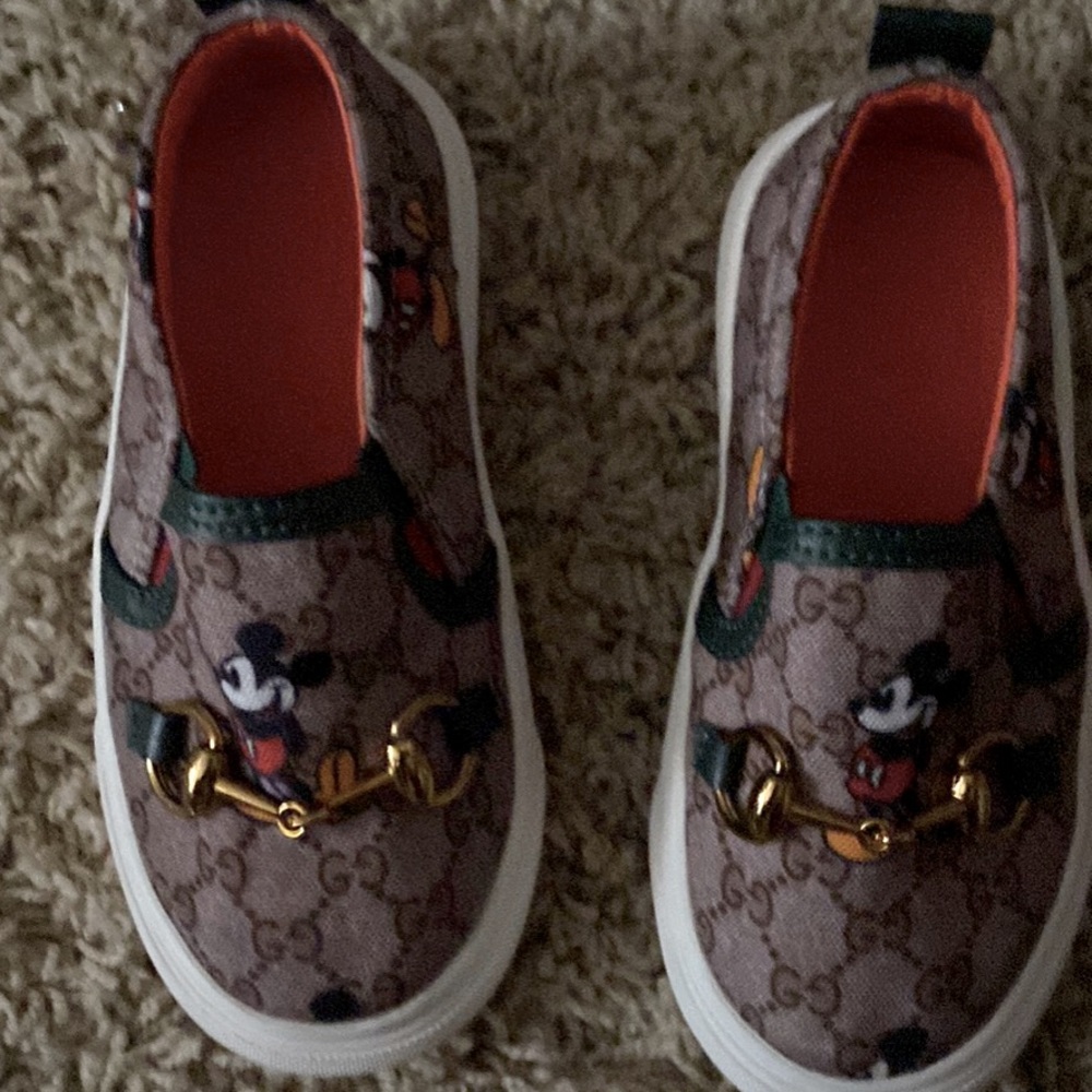Mickey/Gucci print